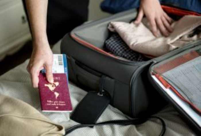 Brasileiros já movimentam mais de US$ 21 bilhões no exterior e ampliam uso de contas globais