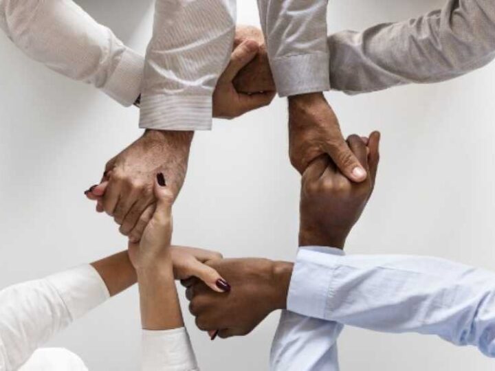 Inteligência emocional deixa de ser habilidade e vira sobrevivência no trabalho