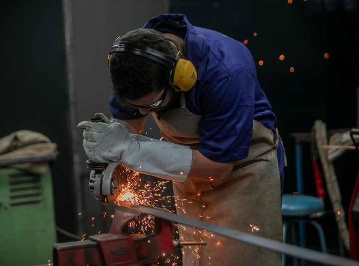 Dia do Metalúrgico evidencia setor com 11 mil empregos e que sustenta cadeias estratégicas no Paraná