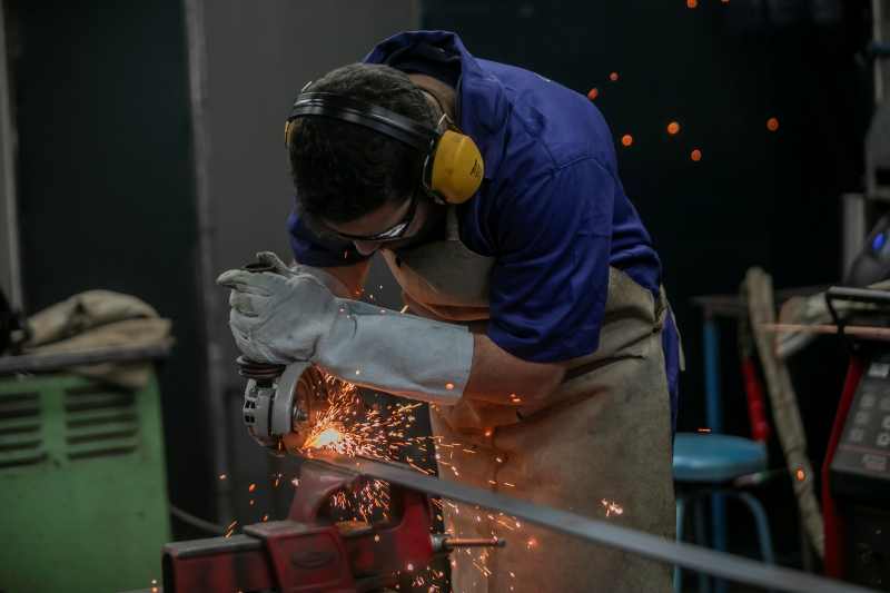 Dia do Metalúrgico evidencia setor com 11 mil empregos e que sustenta cadeias estratégicas no Paraná