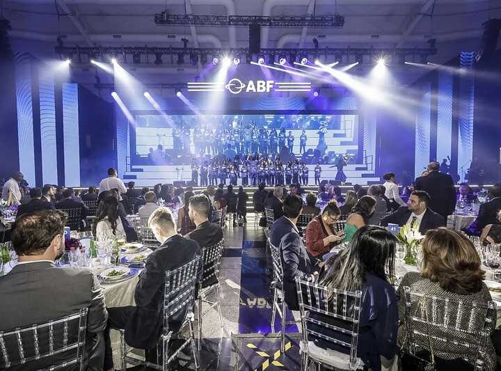 ABF anuncia vencedores de 4 categorias do Prêmio Destaque Franchising 2026