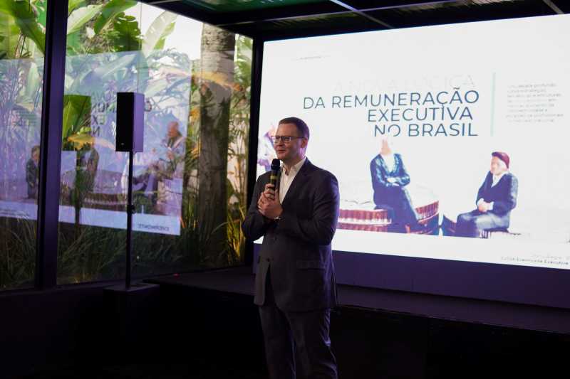 Empresas priorizam liderança comercial na busca por executivos