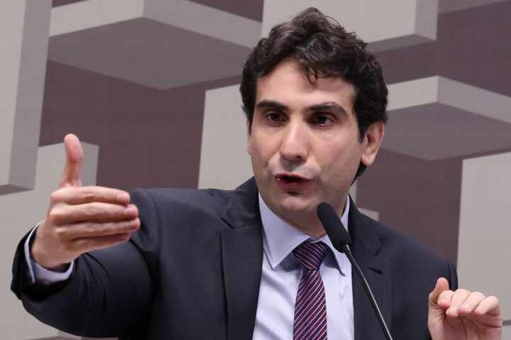 Galípolo descreve ação do Master que chamou atenção do Banco Central