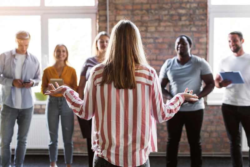 4 formas de liderar: descubra qual estilo sua equipe precisa hoje