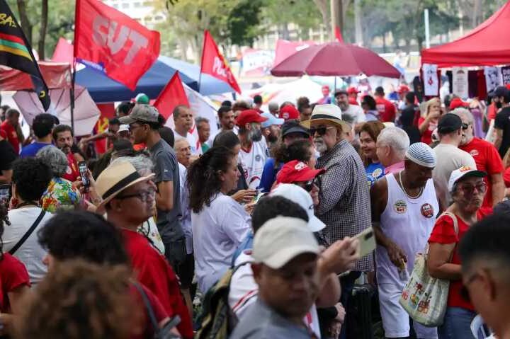 Sindicatos realizam ato pelo direito ao descanso e fim da escala 6×1