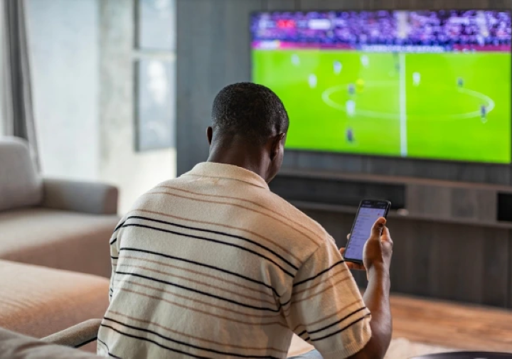 Durante a Copa, a disputa pela venda acontece dentro das conversas