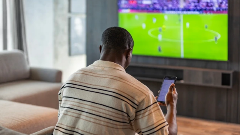 Durante a Copa, a disputa pela venda acontece dentro das conversas
