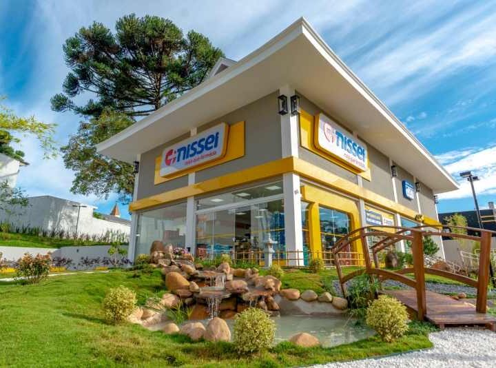 Farmácias Nissei celebra 40 anos com trajetória marcada por tradição, crescimento e proximidade com os brasileiros