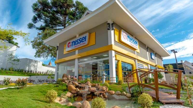 Farmácias Nissei celebra 40 anos com trajetória marcada por tradição, crescimento e proximidade com os brasileiros