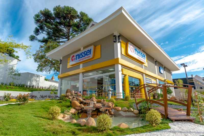 Farmácias Nissei celebra 40 anos com trajetória marcada por tradição, crescimento e proximidade com os brasileiros