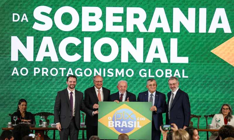 “Brasil não abaixa a cabeça”, diz Durigan ao defender soberania e Pix