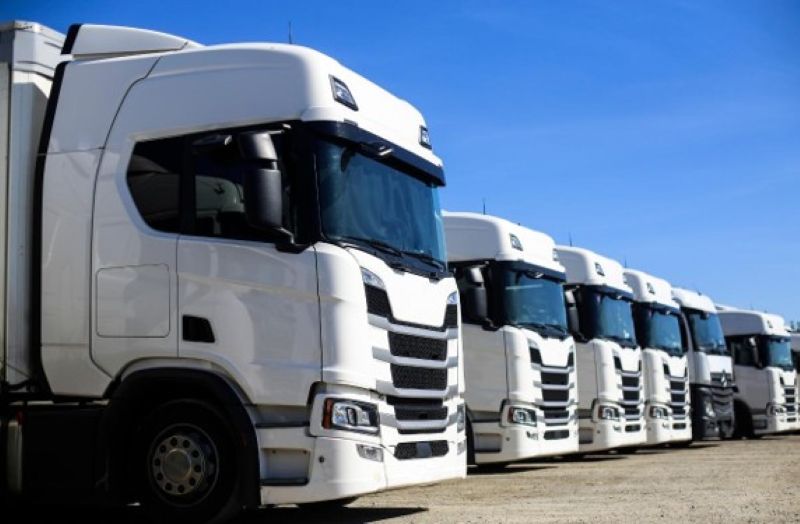 Restrições urbanas travam operações e elevam custos do transporte de cargas no Paraná