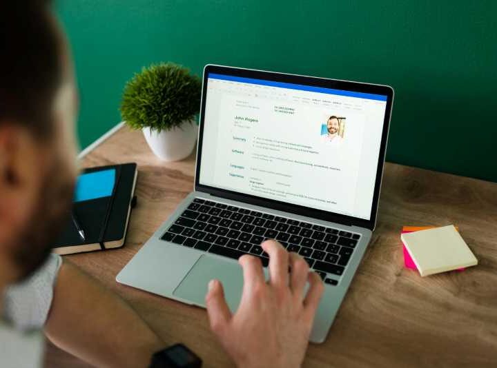 Saiba como usar o ChatGPT para encontrar emprego