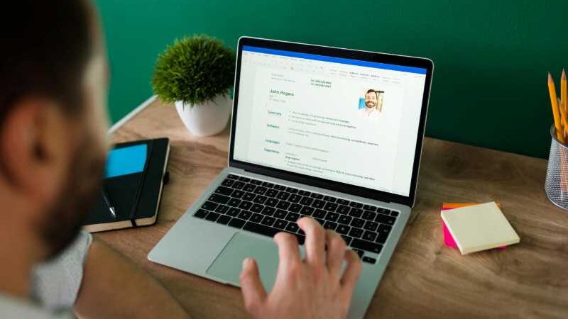 Saiba como usar o ChatGPT para encontrar emprego