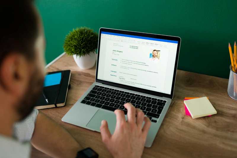 Saiba como usar o ChatGPT para encontrar emprego