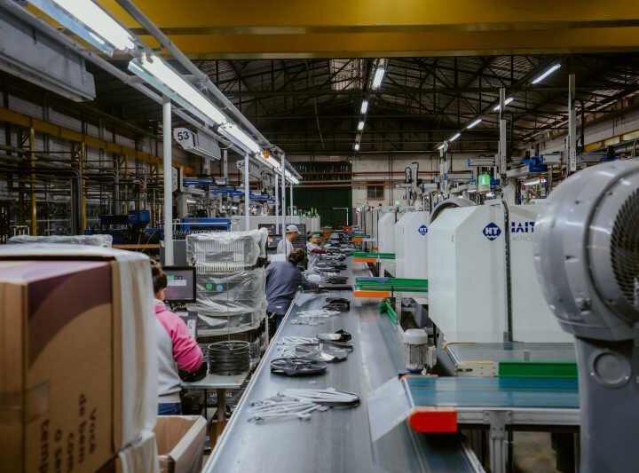 Mueller completa 77 anos e celebra legado que começou com a primeira lavadora fabricada no Brasil