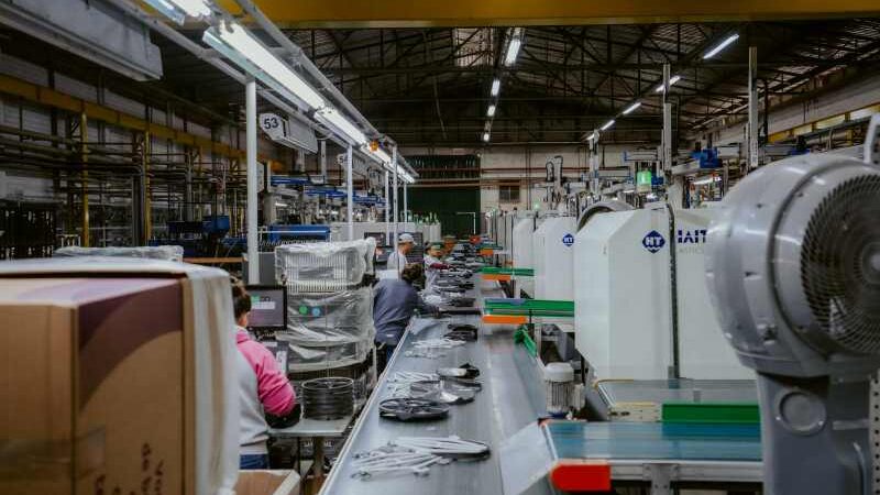 Mueller completa 77 anos e celebra legado que começou com a primeira lavadora fabricada no Brasil