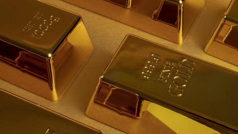 Medo do tarifaço leva ouro à maior cotação em duas semanas