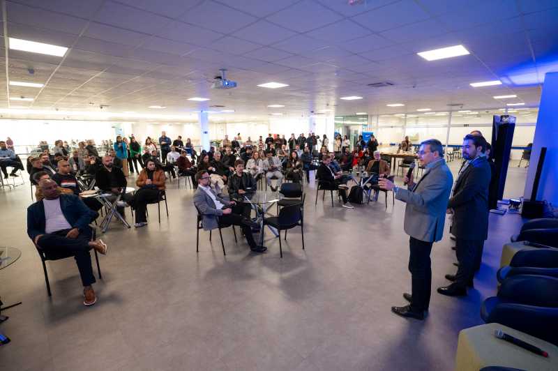 Sebrae/PR estrutura atendimento setorial para pequenas empresas de transporte e logística