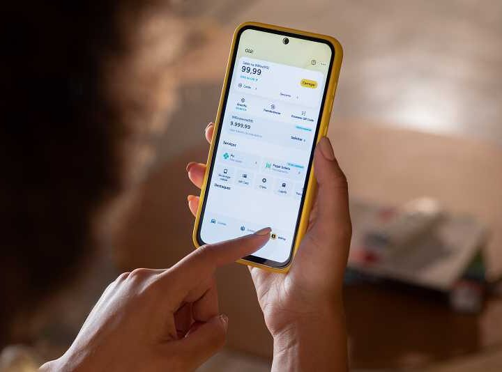Fintechs e contas digitais atraem intenção de investimento de 84% dos brasileiros bancarizados