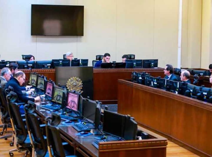 Audiência de dissídio coletivo dos médicos da rede pública de Curitiba termina em acordo parcial