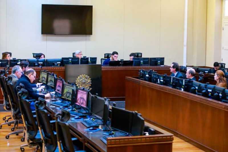 Audiência de dissídio coletivo dos médicos da rede pública de Curitiba termina em acordo parcial