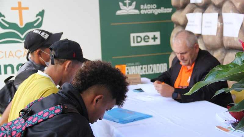Feirão de empregos tem oferta de mais de 3 mil vagas de trabalho em Curitiba e região