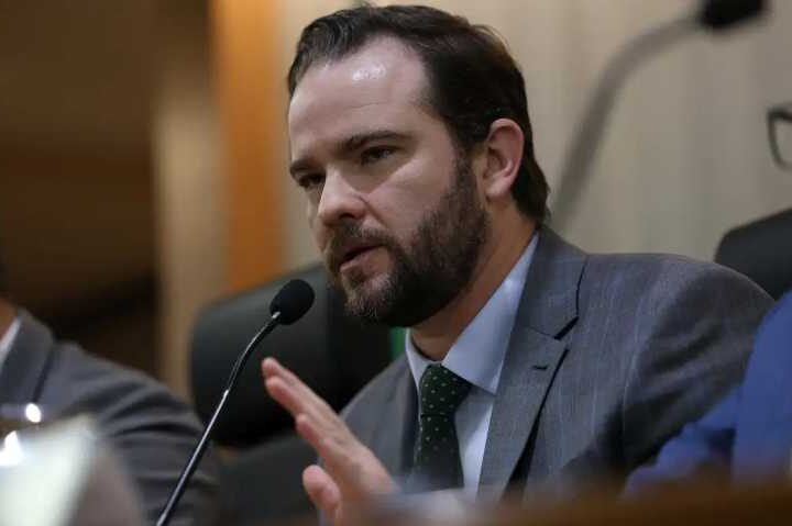 Durigan pretende mediar negociação do Rio com BNDES e Banco do Brasil
