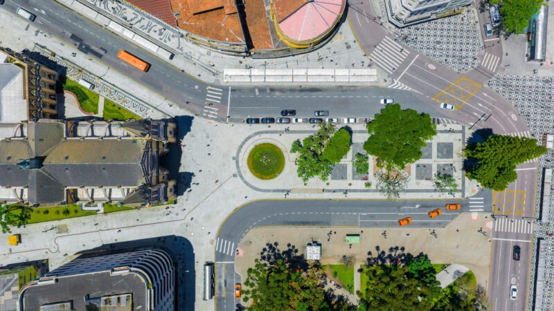 Curitiba ganha protagonismo na estratégia de mobilidade urbana da Estapar