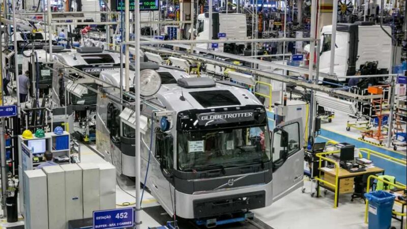 Indústria nacional de ônibus faz 70 anos e se consolida como polo global de inovação