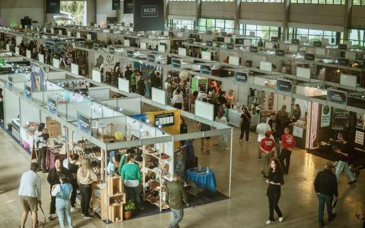 Feira do Negócio Local reúne 17,6 mil visitantes e movimenta negócios em Curitiba