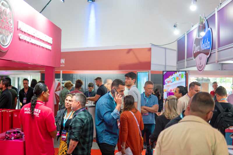 Feira da Franquia Curitiba 2026 traz mais de 100 opções de negócios para quem quer empreender ou investir
