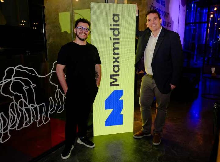 Maxmídia reposiciona marca e reforça proximidade com anunciantes e mercado de mídia
