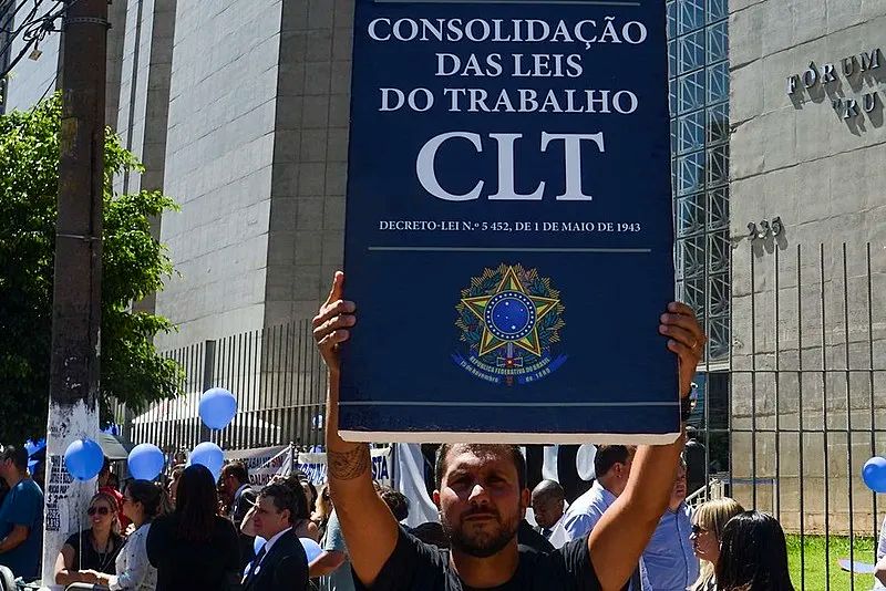 O vínculo de emprego e a uberização na mira do STF