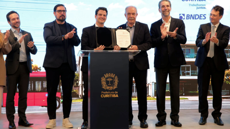 BNDES e Prefeitura de Curitiba assinam acordo para enterrar fiação e modernizar estrutura urbana