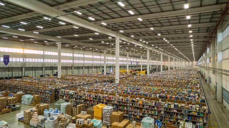 Amazon acelera entregas no Sul com novo centro de distribuição no Paraná