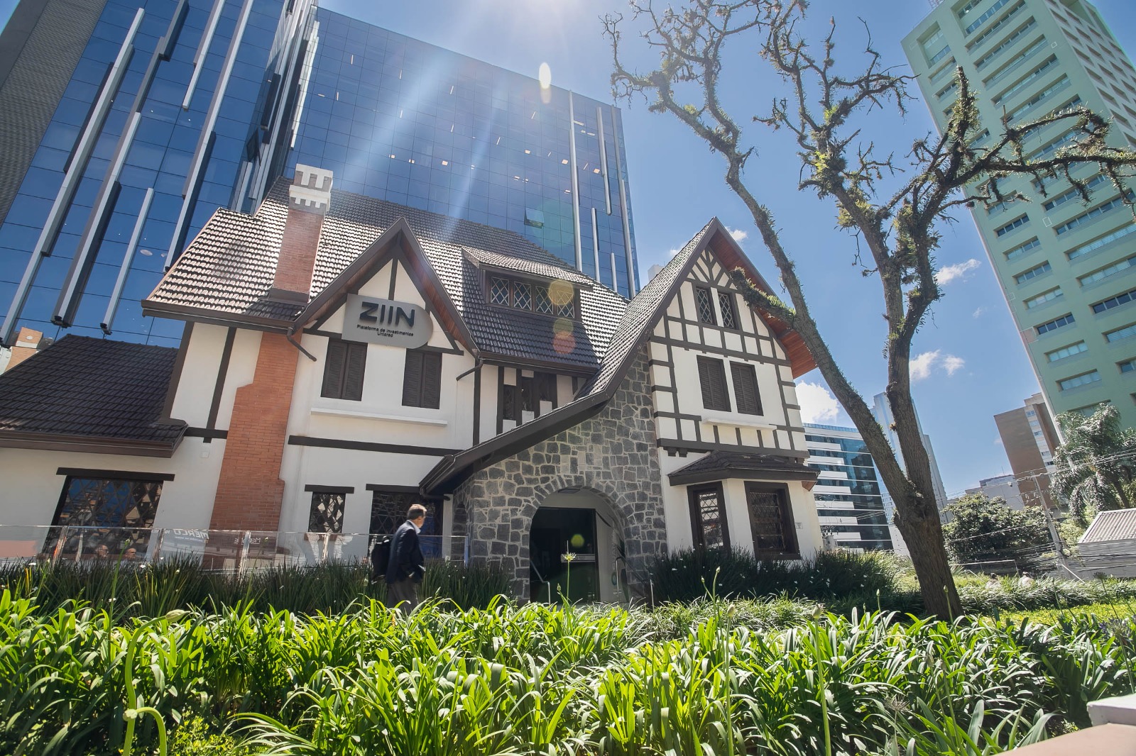 Casarão abriga investimentos e história em Curitiba