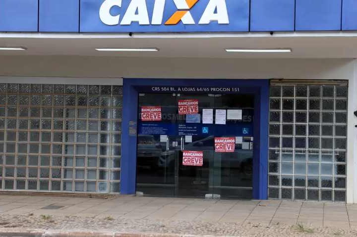Caixa entra em greve nacional e BB tem paralisação parcial