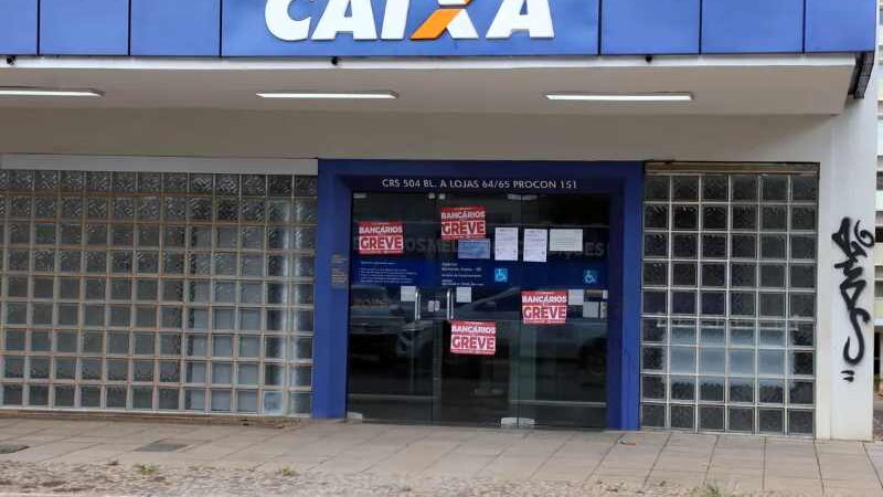 Caixa entra em greve nacional e BB tem paralisação parcial
