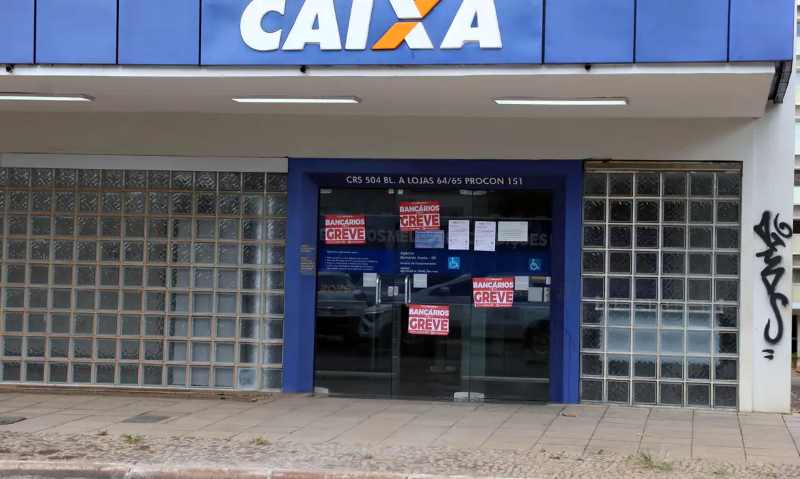 Caixa entra em greve nacional e BB tem paralisação parcial