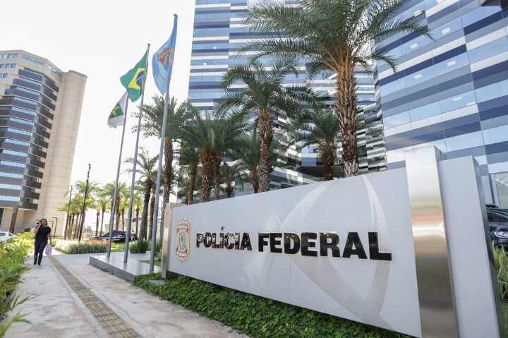 PF envia a Gilmar e Zanin íntegra de material do celular de Vorcaro