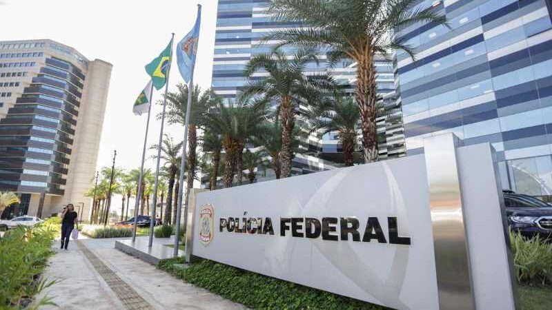 PF envia a Gilmar e Zanin íntegra de material do celular de Vorcaro