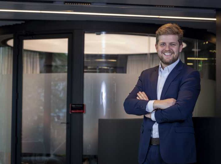 XP abre vagas em Curitiba e RMC para quem deseja mudar de carreira e ingressar no mercado financeiro