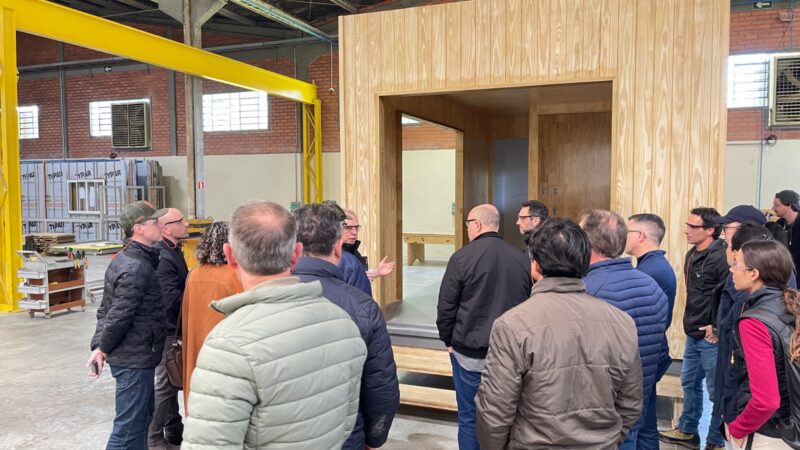 Resíduos industriais de processo produtivo do setor florestal transformam-se em casas sustentáveis