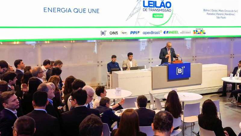 Com muita disputa, Aneel leiloou oito lotes de transmissão de energia