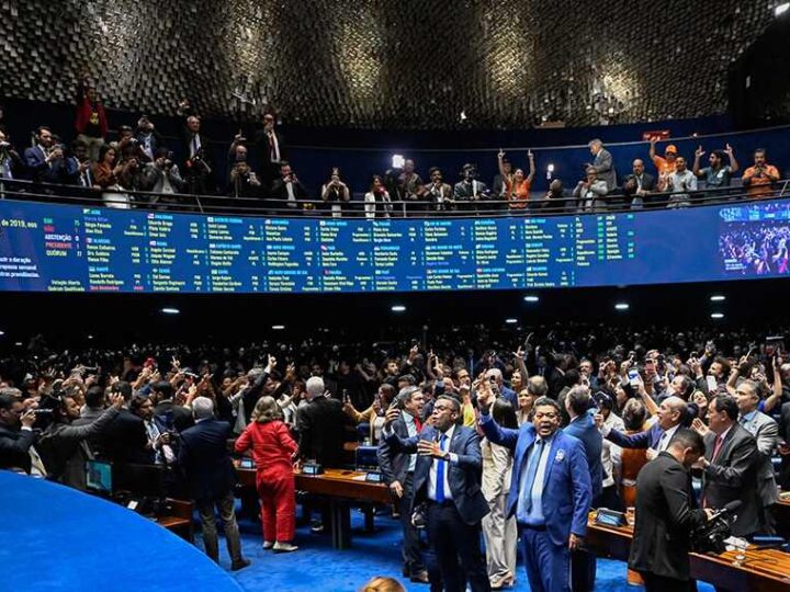 Senado aprova fim da escala 6×1