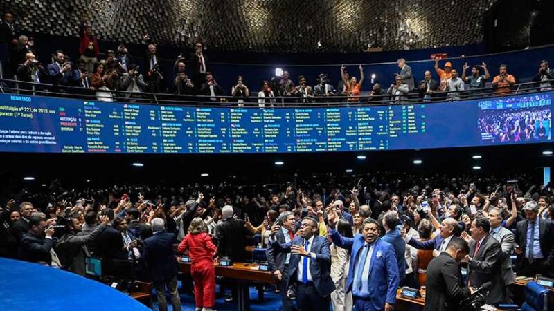 Senado aprova fim da escala 6×1