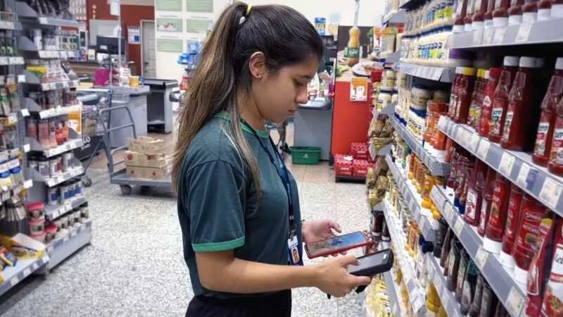 Varejo alimentar cresce 3,3%, mas comportamento do consumidor exige mais inteligência de dados