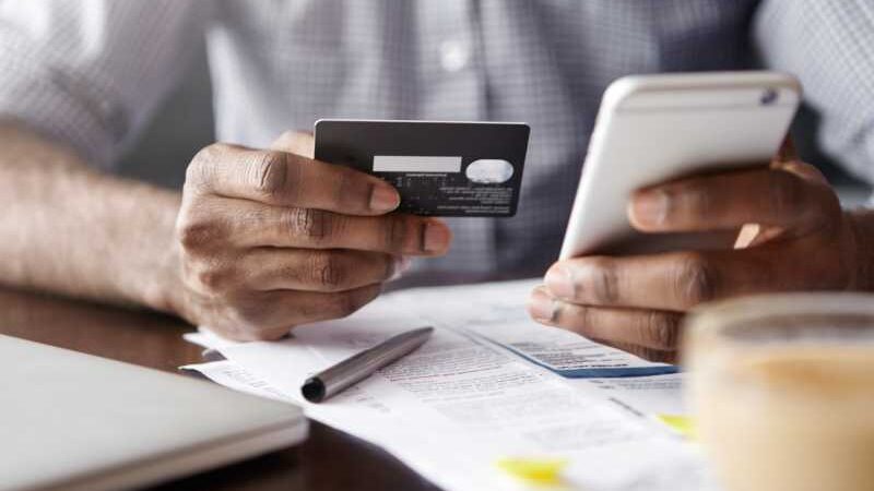 Crédito concedido por fintechs cresce 51% e consignado privado ganha espaço